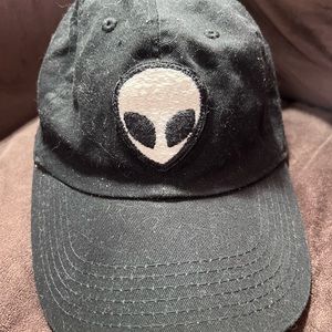 Newhattan alien head patch baseball cap. Adjustable